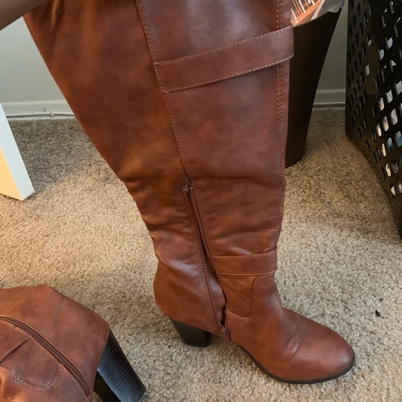 Boots - Picture 3 of 4